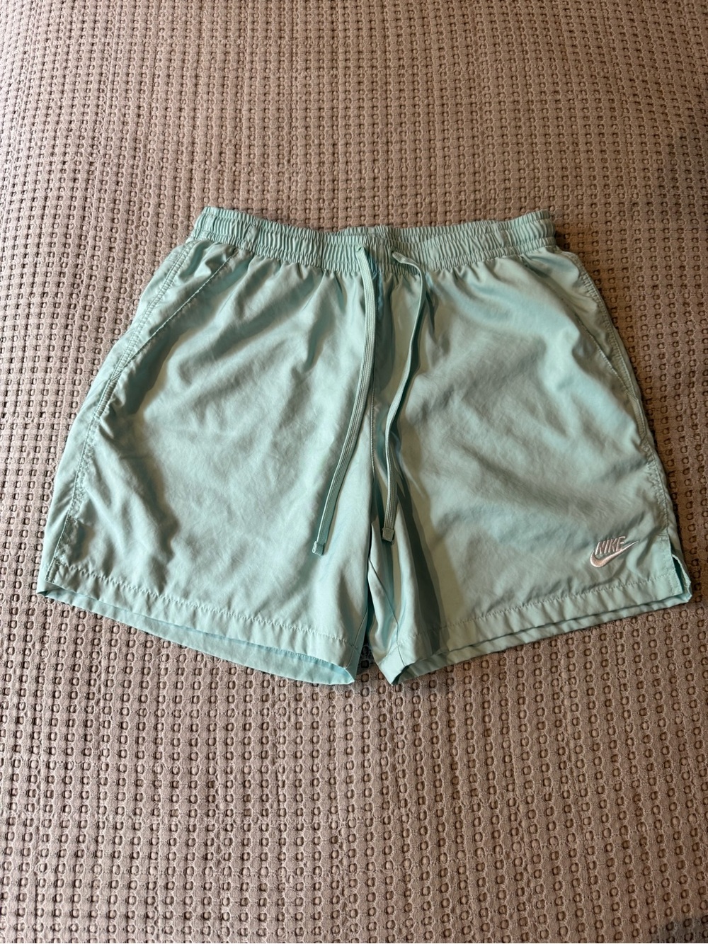 Nike men’s shorts size large